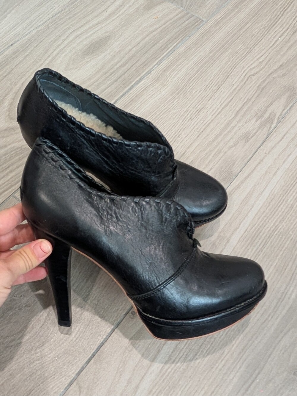 UGG Jamison Leather Ankle Booties Size 8.5